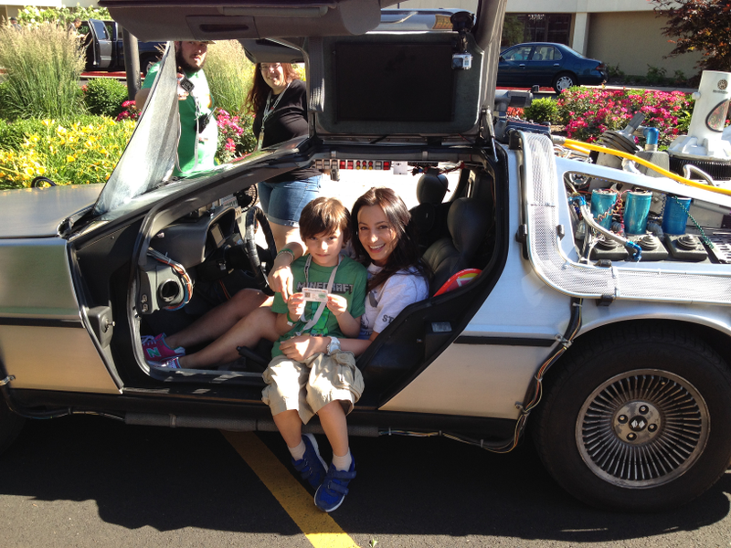 Illustration for article titled Super Mom Takes DeLorean-Crazed Son From Russia To Ohio Just To See Cars